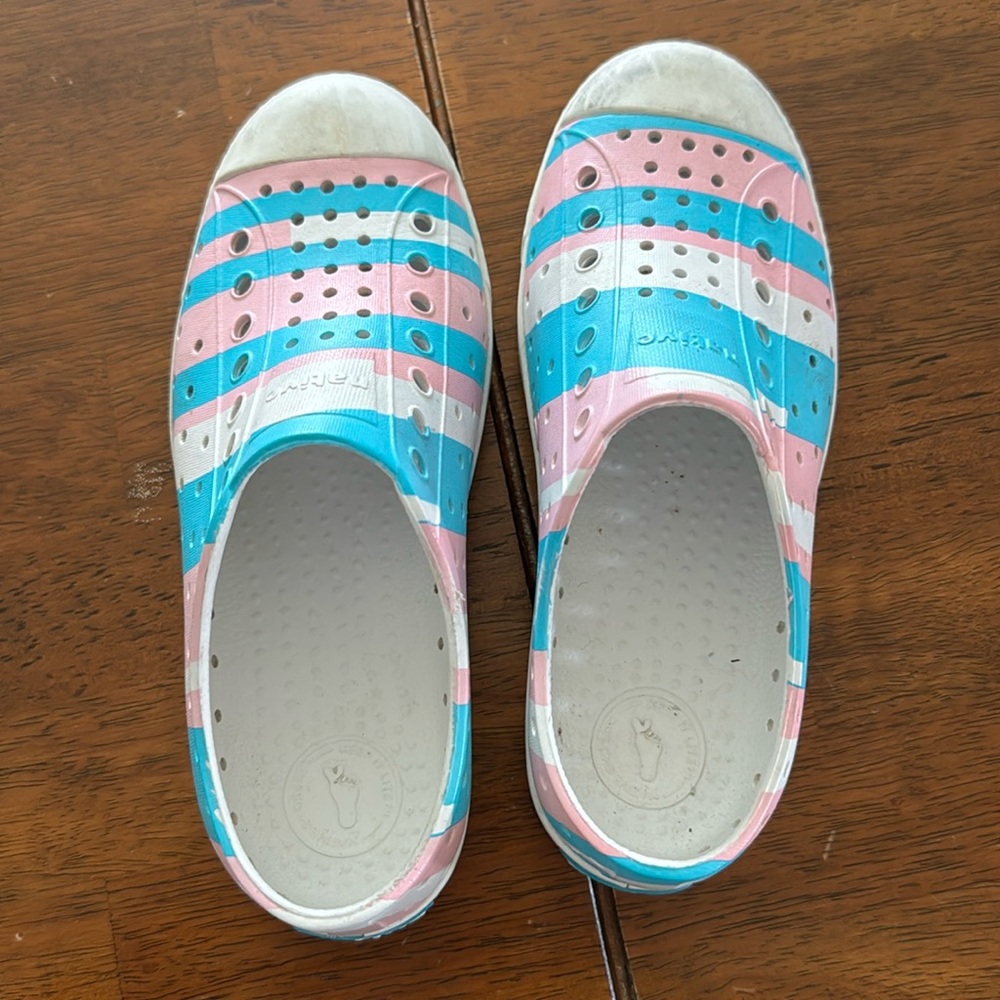 EUC Native slip ons